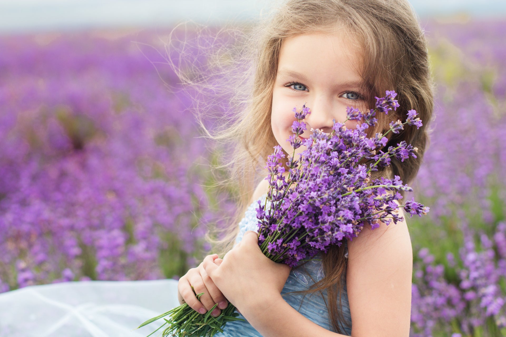 Como escolher perfumes suaves e seguros para crianças